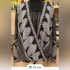 👗Chico’sElegant Black and white Women's Top